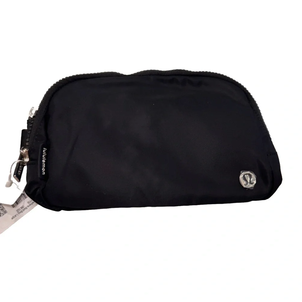NEW LULULEMON Everywhere Belt Bag Black NWT Black & White Adjustable Strap